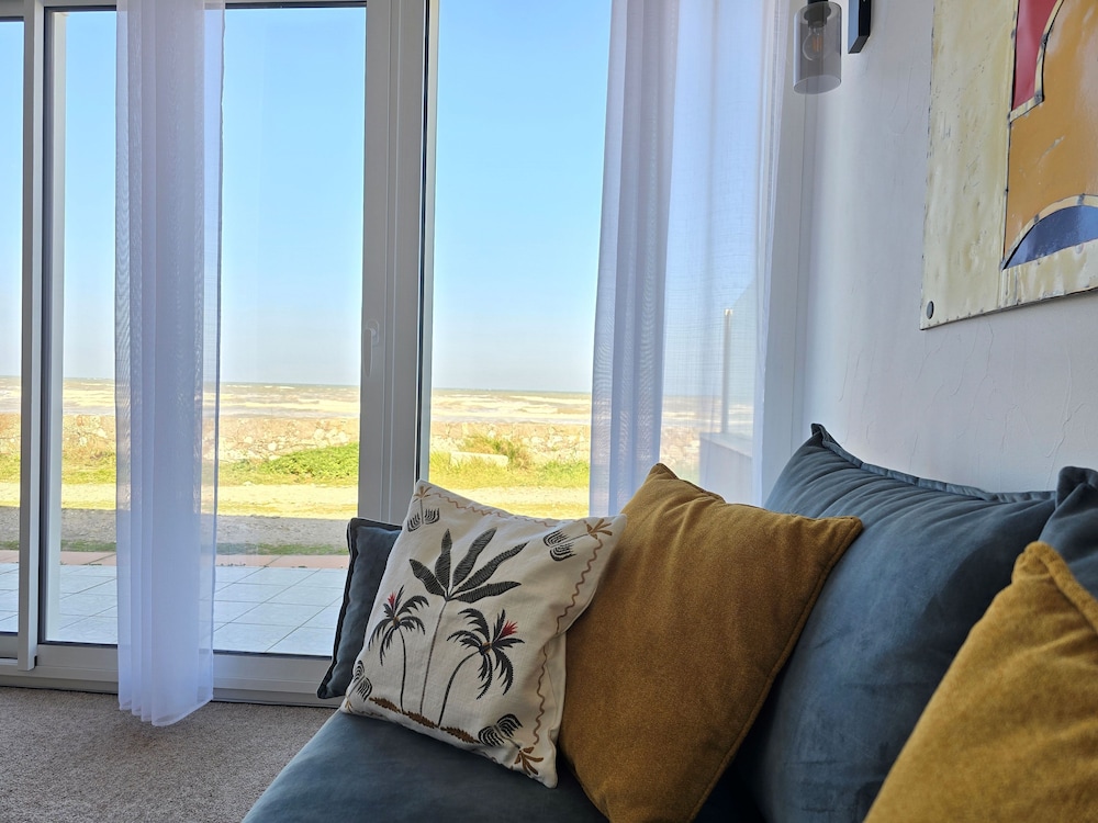 Exclusive Apartment, Multiple Bedrooms, Terrace, Beach View photo 1