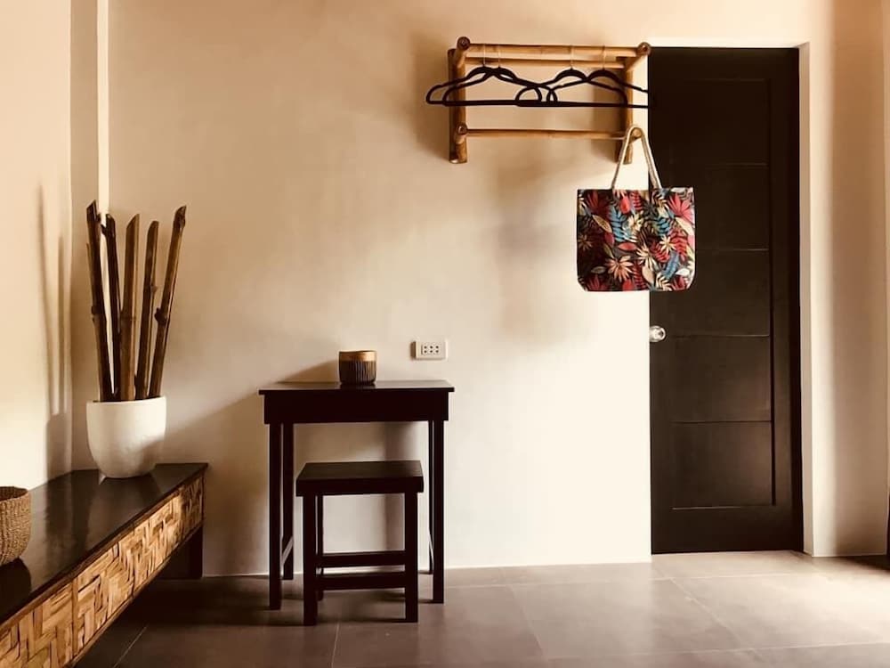 Deluxe Bungalow - Photo 3