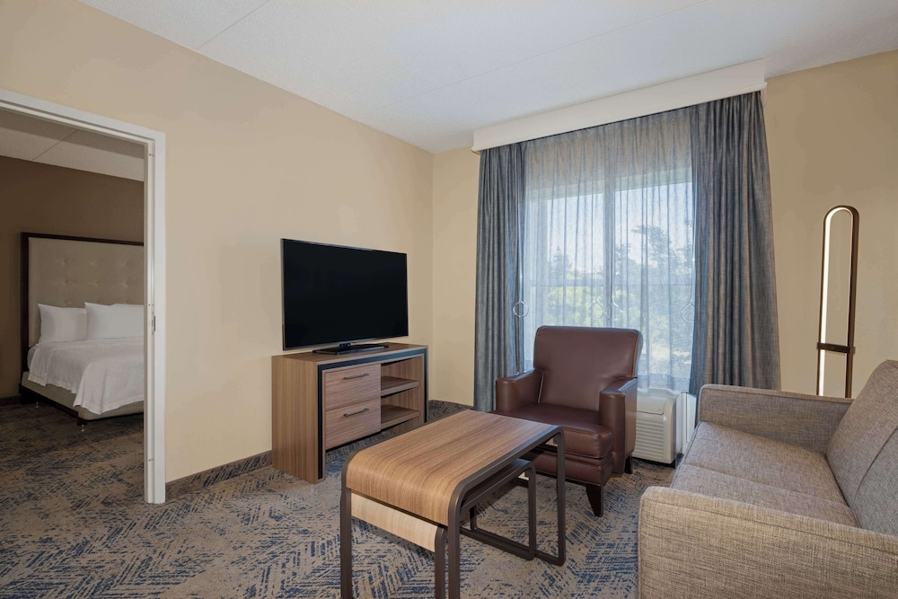 Premium Suite, 2 Queen Beds, Accessible (Hearing) - Photo 13