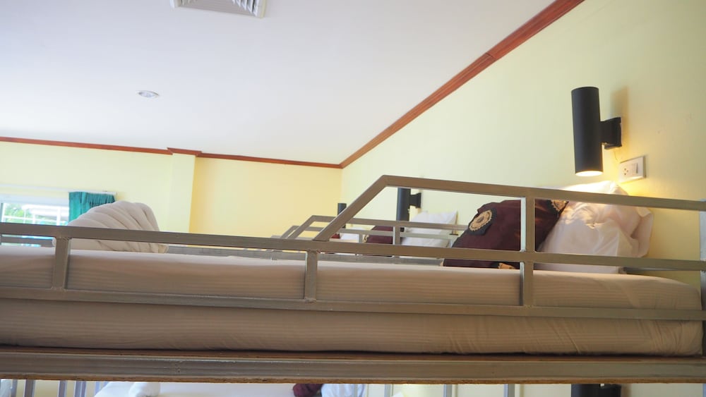 Bed in 12 Bed Mixed Dormitory room photo 3
