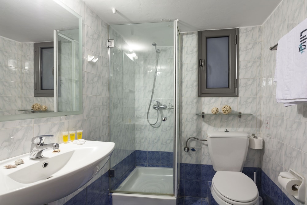 Triple Room - Photo 2