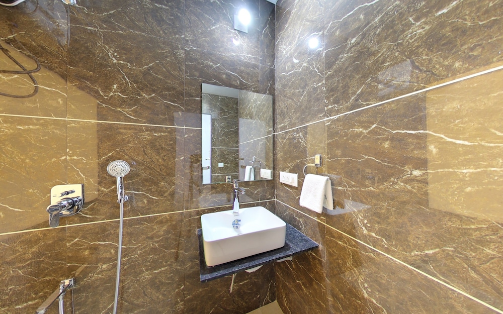 Luxury Room, Balcony - Photo 14