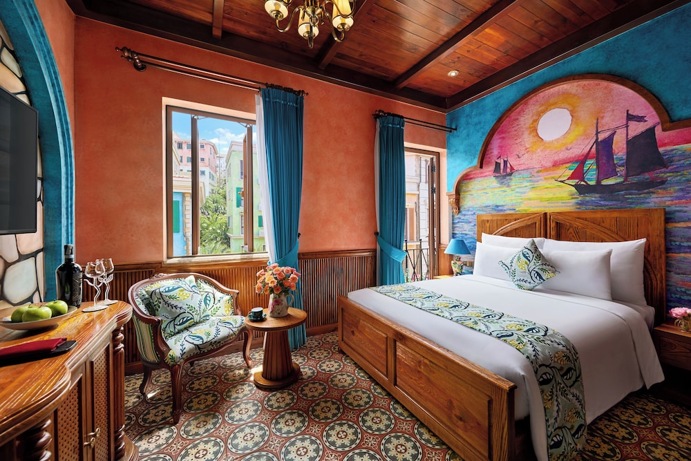 Lumen Amoris, City View, 1 King Bed with Balcony - Photo 1