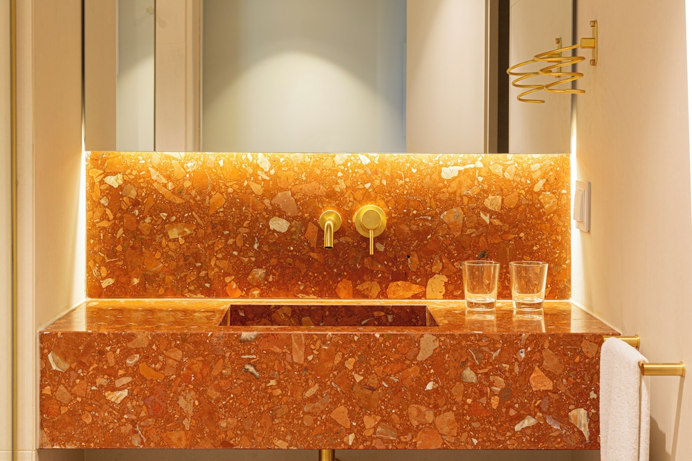 Premium Room - Photo 10