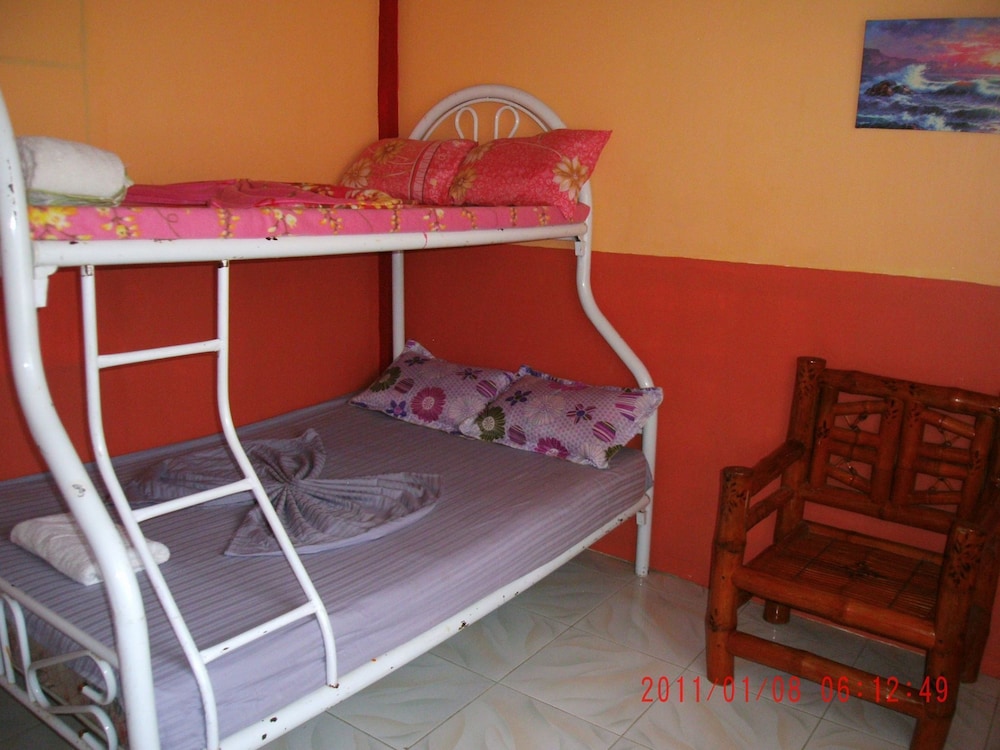 Back Family Room With Aircon photo 1