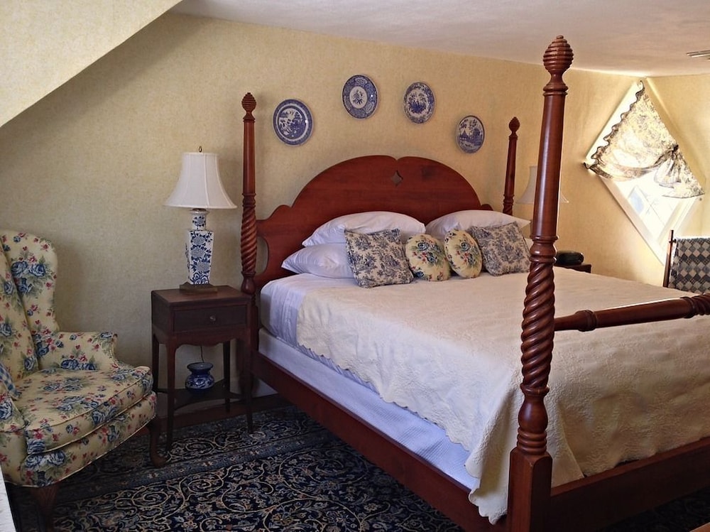 Laurel Room