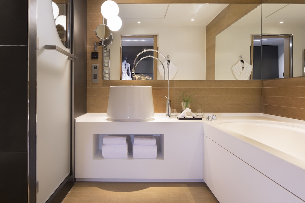 Eiffel Suite