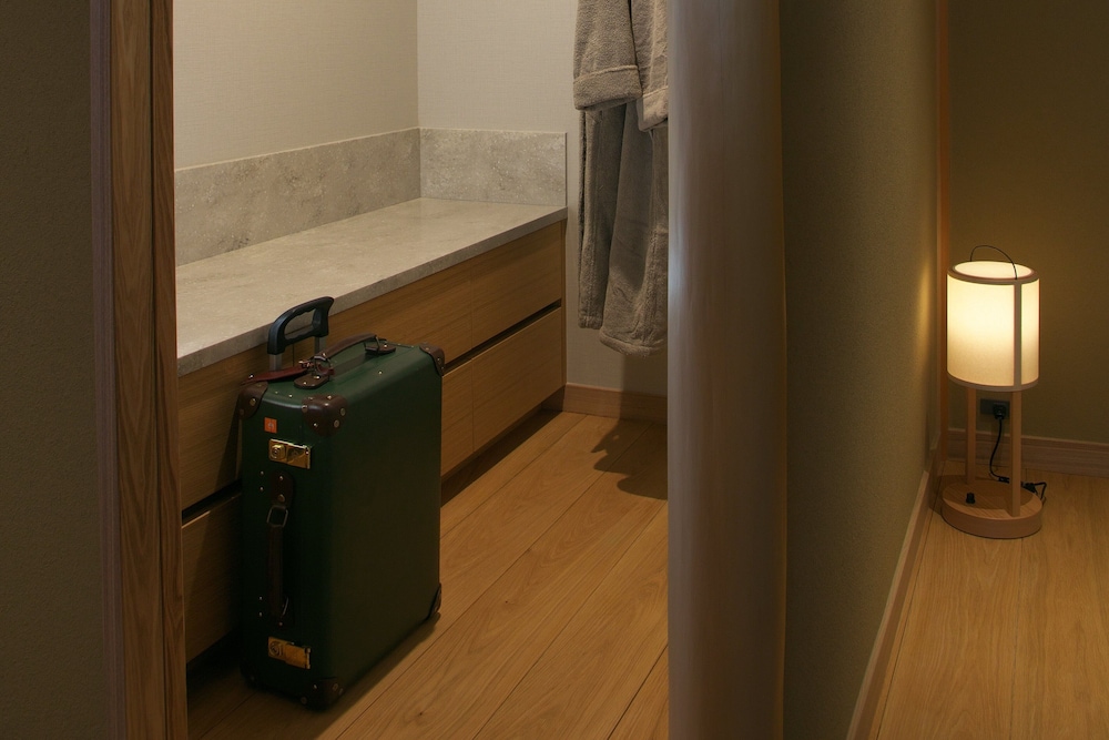 Luxury Suite, 2 Bedrooms, Non Smoking, Private Bathroom photo 2