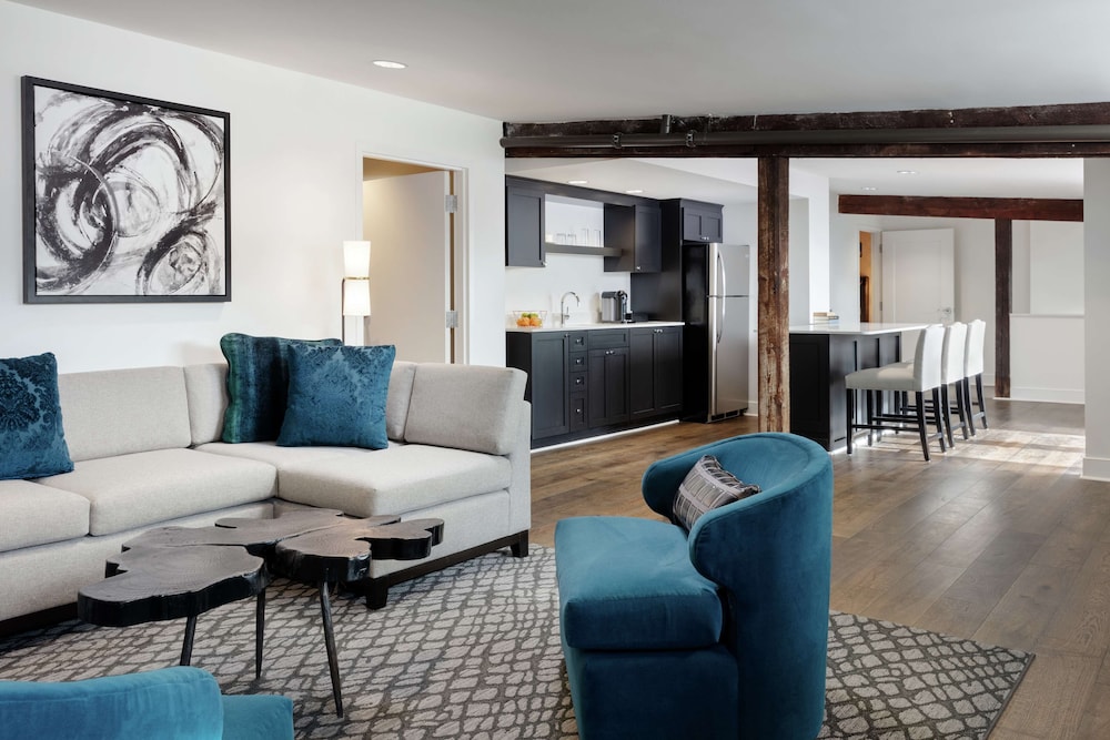 Presidential Suite, Multiple Beds