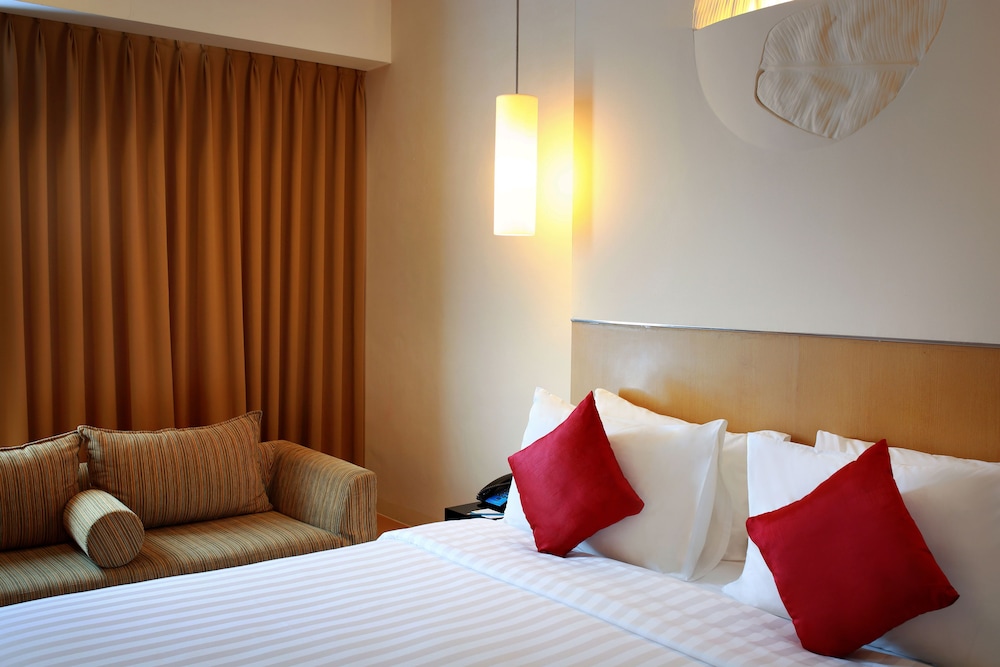 Junior Suite, 1 King Bed - Photo 2