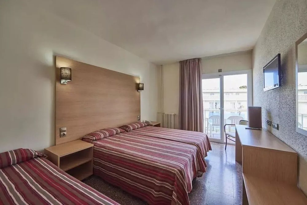 Standard Double Room, Balcony (2 adults + 1 child)