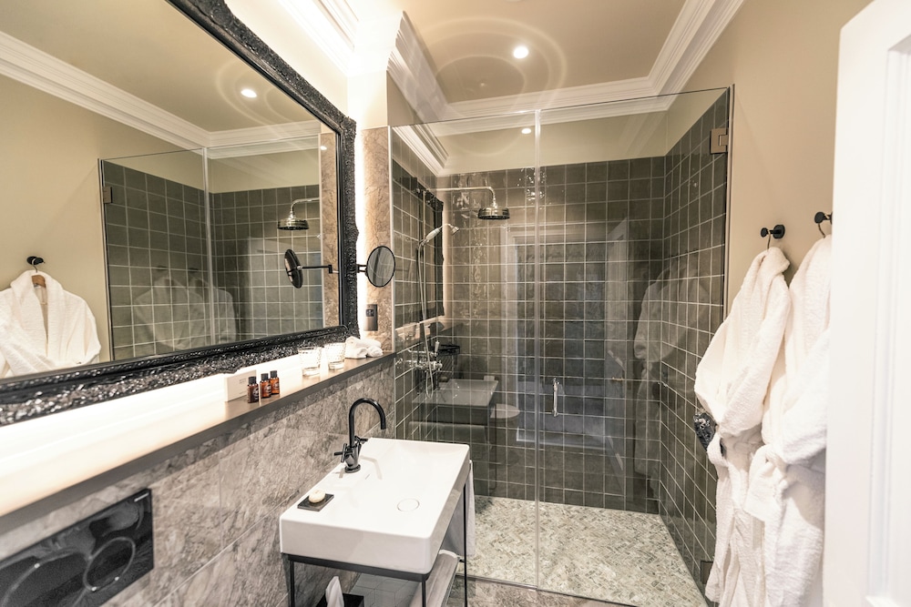 Junior Suite (Castle) - Photo 12