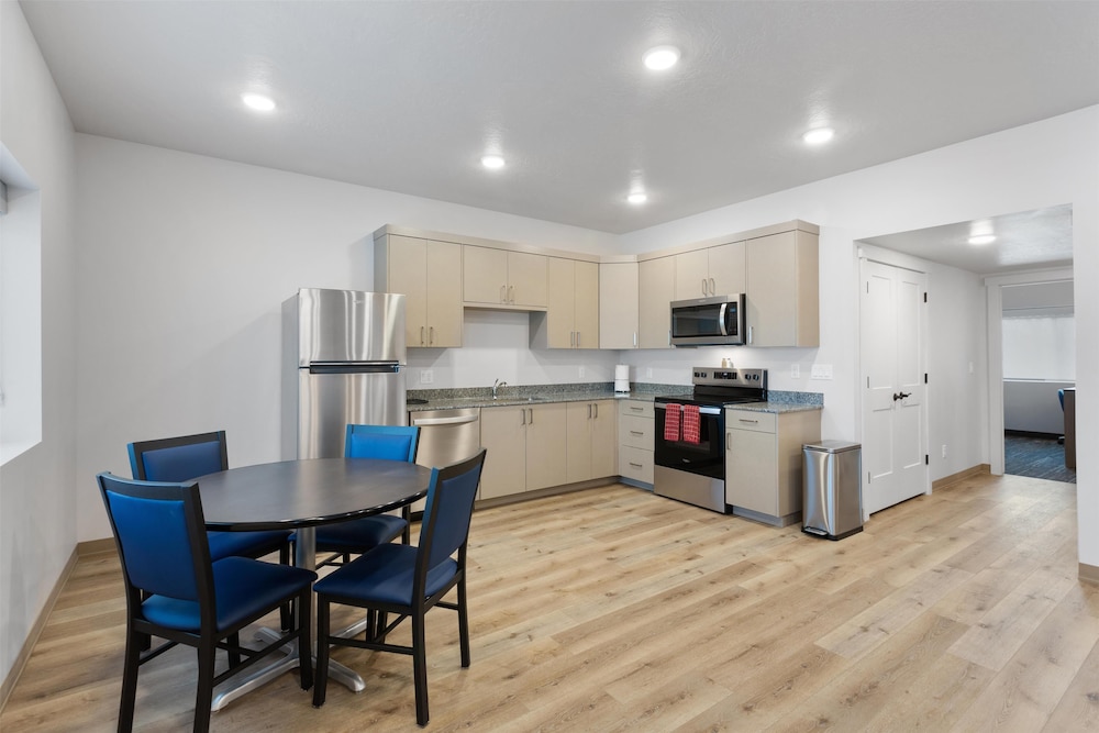 Standard Apartment, Multiple Beds, Non Smoking, Kitchen (Full Kitchen)