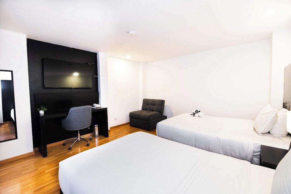 Premier Twin Room photo 3