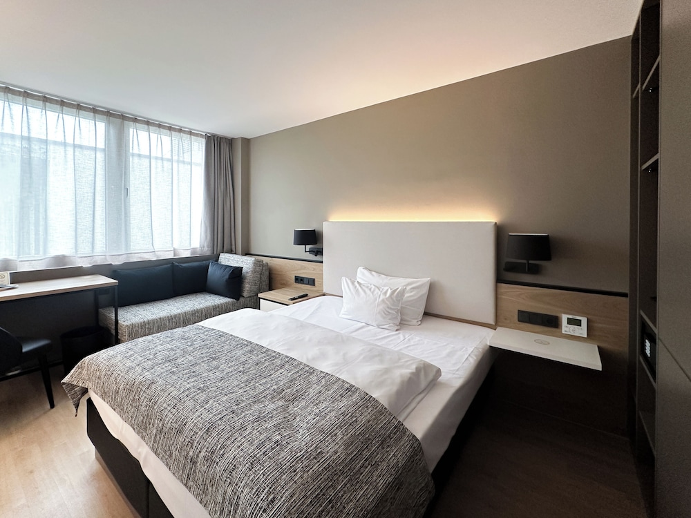 Comfort Room (Queen Size) - Photo 1