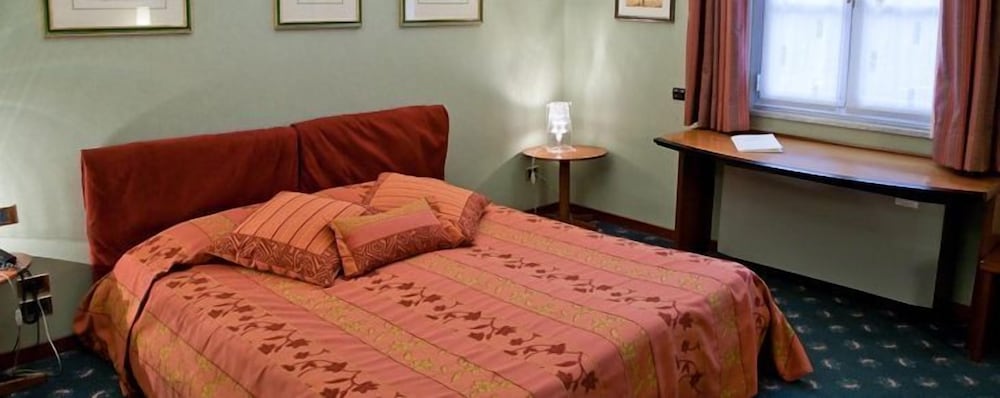 Economy Double Room photo 1