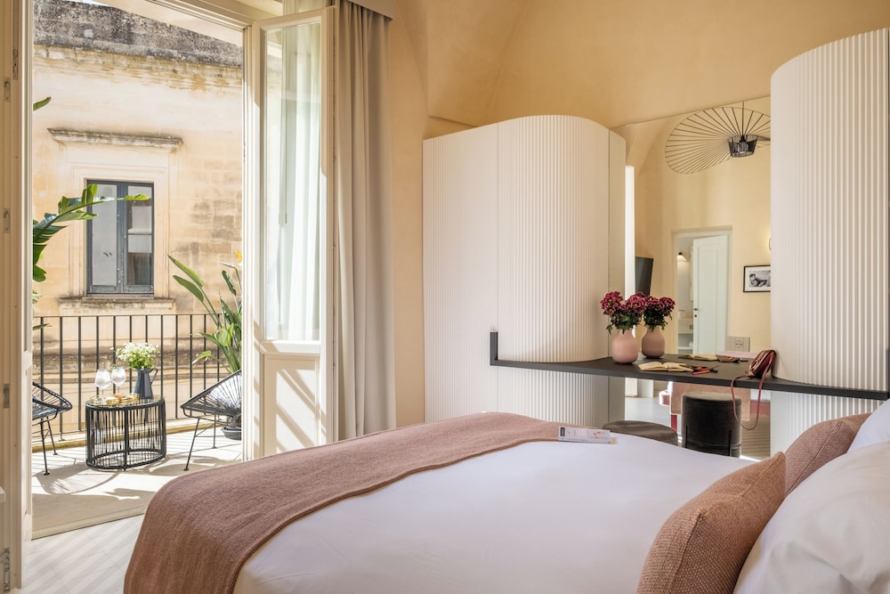 Deluxe Double Room, City View
