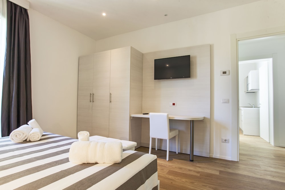 Suite, Balcony (Queen)