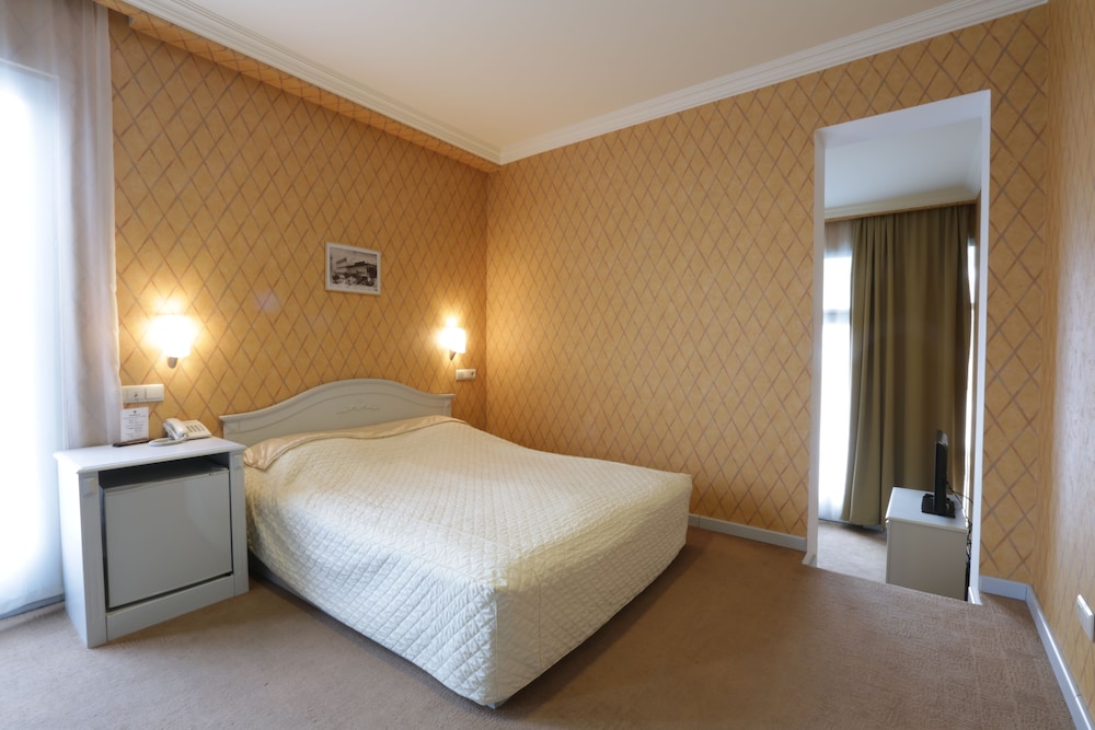 Superior Double Room, 1 Queen Bed, Annex Building photo 1