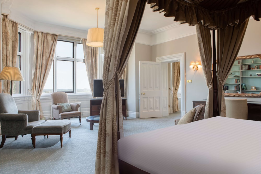 Executive Suite, 1 King Bed, Non Smoking, Garden View (Four Poster Bed;With Sofabed)