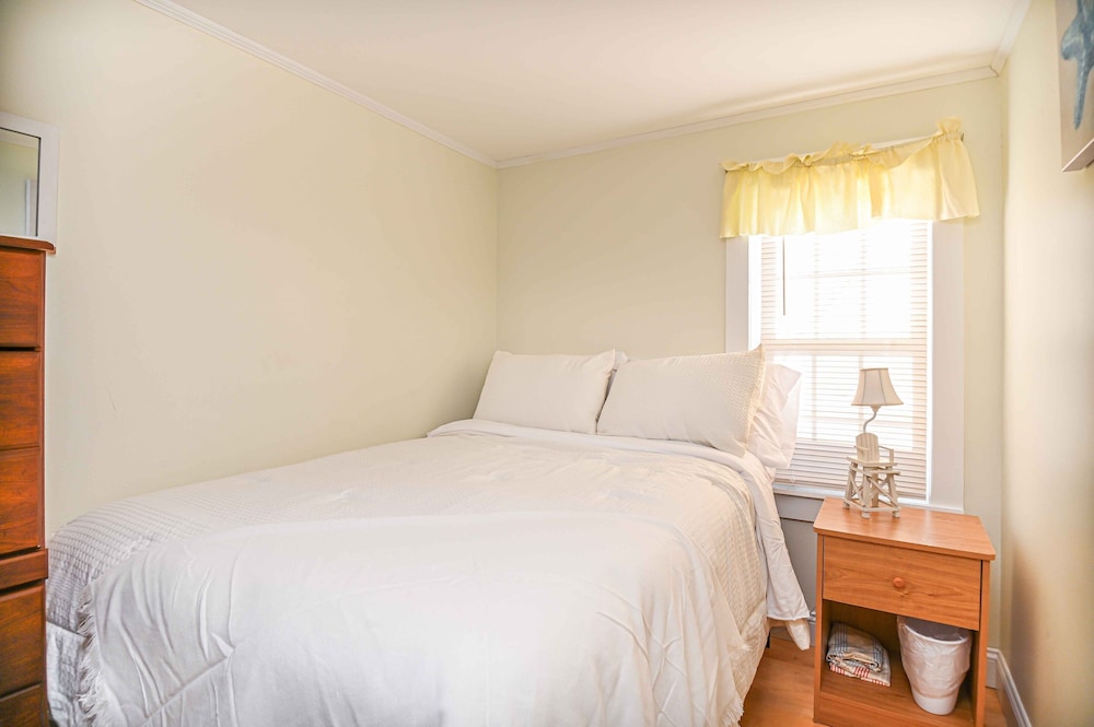 Cottage, Multiple Beds, Kitchen, Garden View