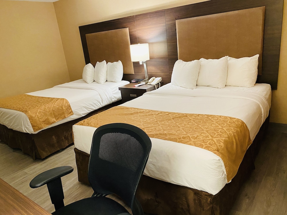 Room, 2 Queen Beds, Non Smoking (Water View) - Photo 5
