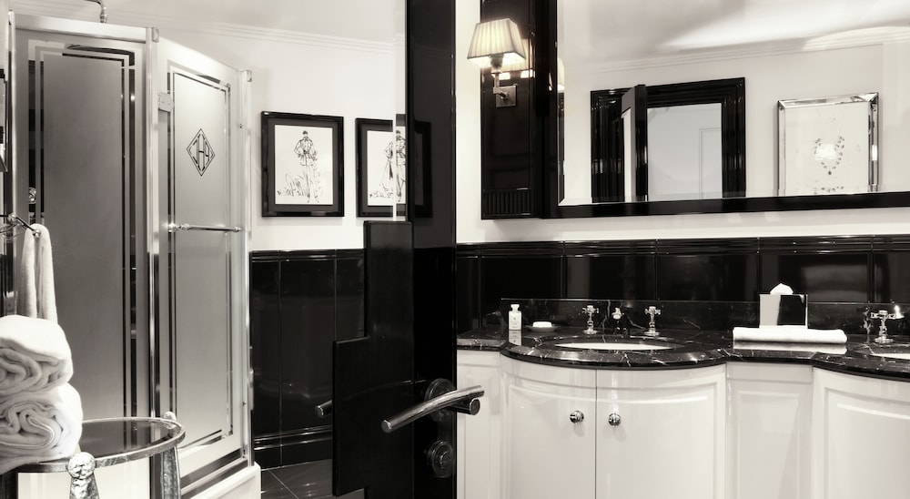 Premium Suite (designed by PATRICK HELLMANN) photo 2