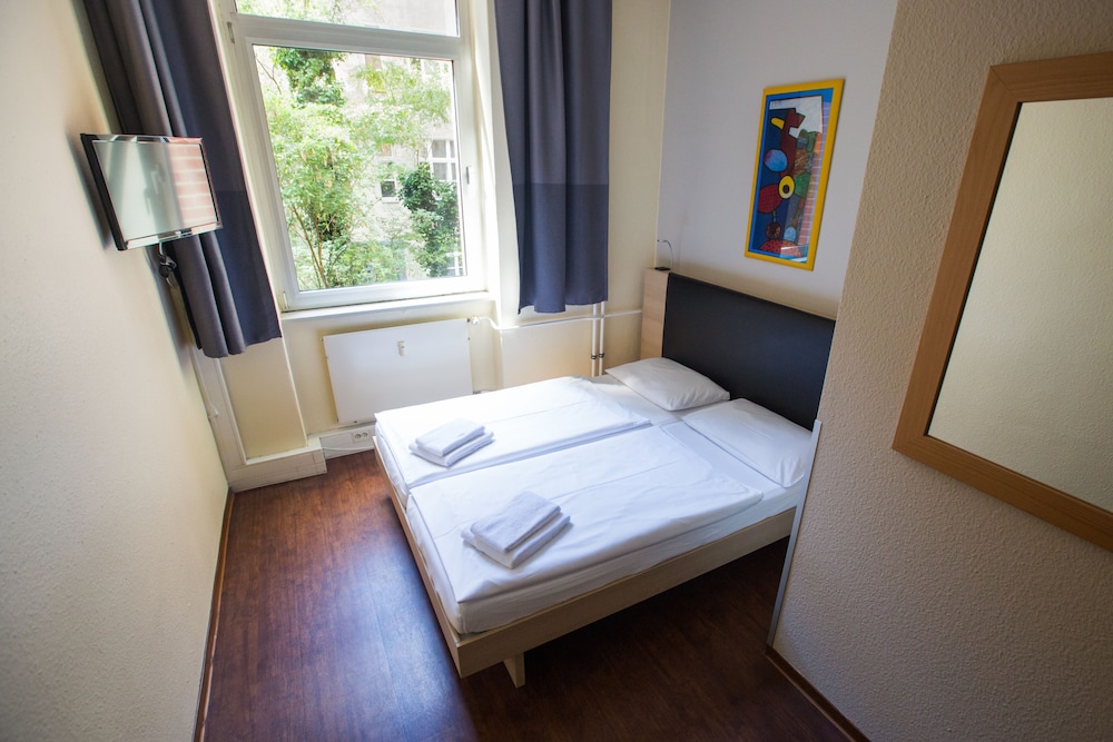 Double Room - Photo 3