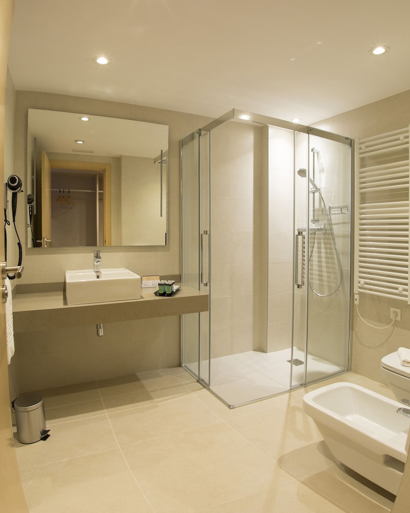 Double Room (with sofa bed) - Photo 4