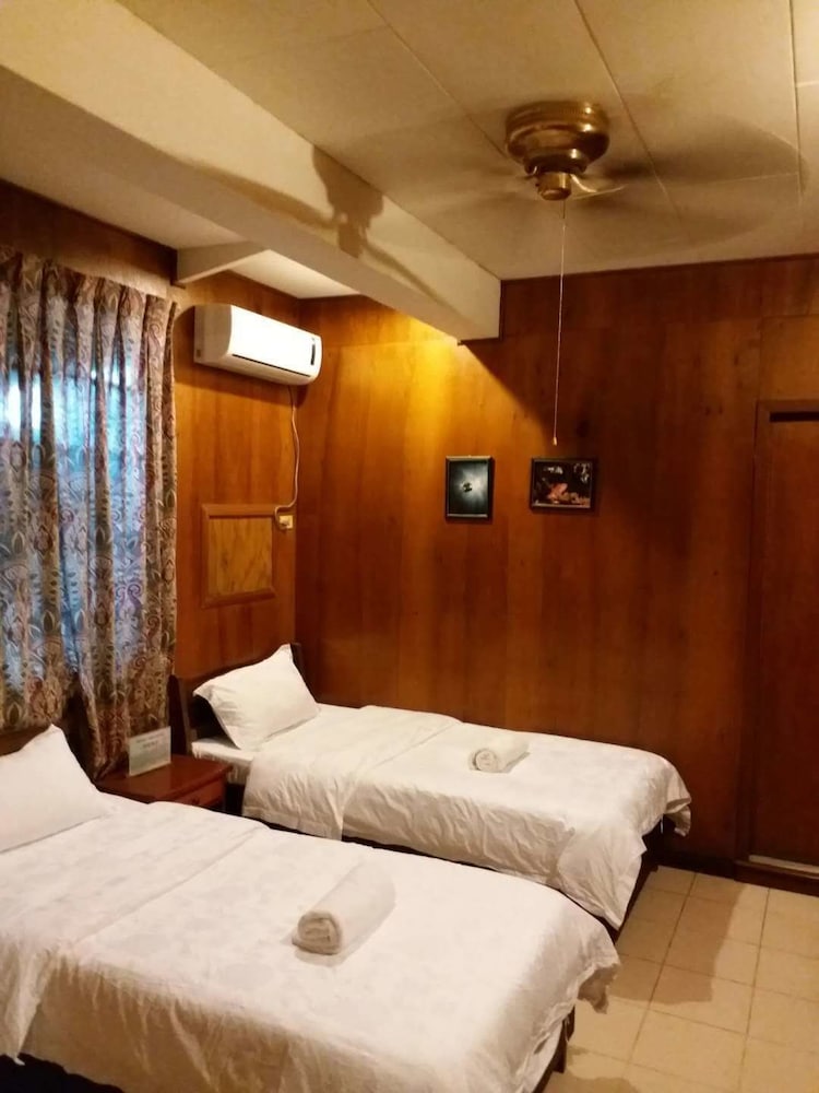 Standard Twin Room photo 2