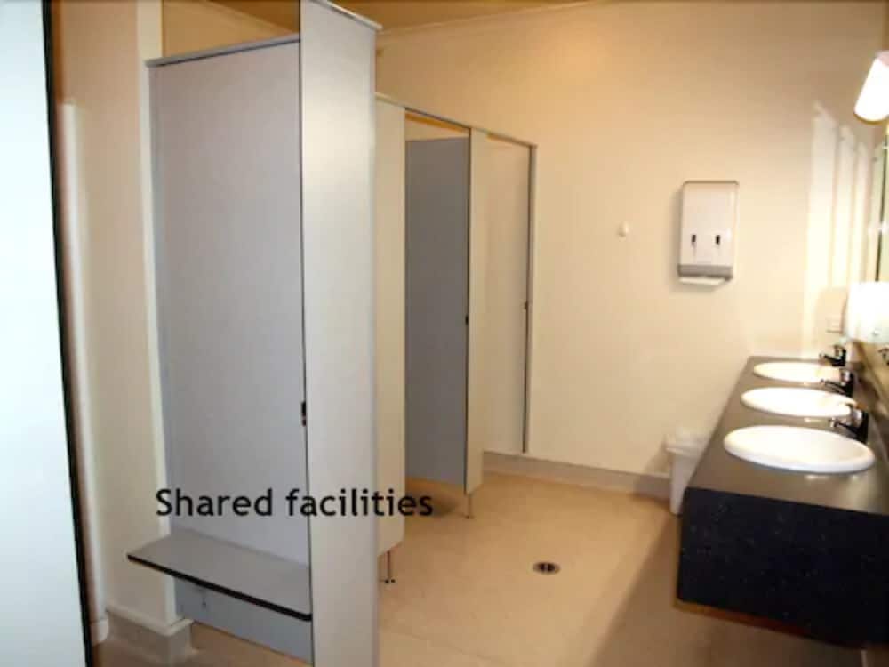 Single Room, Shared Bathroom (Super King) photo 3