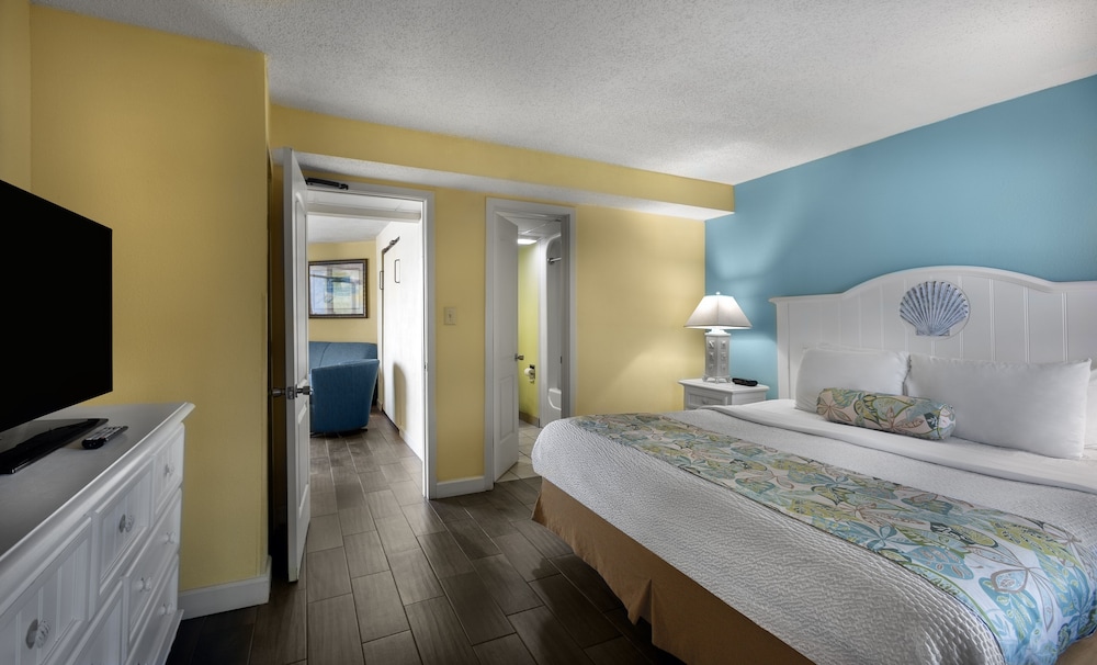 Standard Suite, Oceanfront (King Bed) - Photo 1