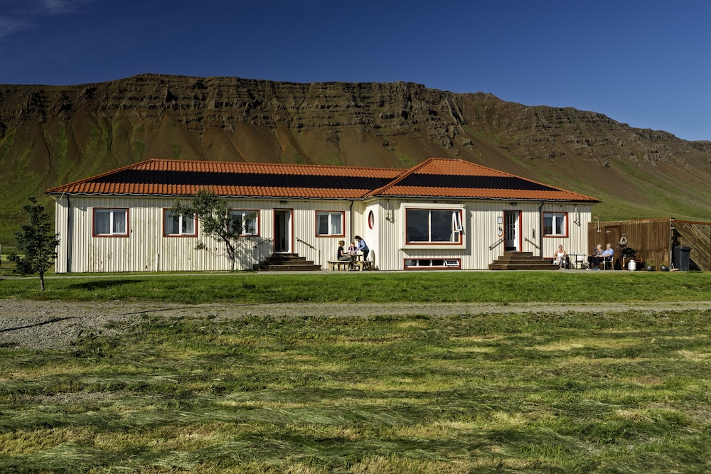 Basic Shared Dormitory, Mixed Dorm, Mountain View photo 2