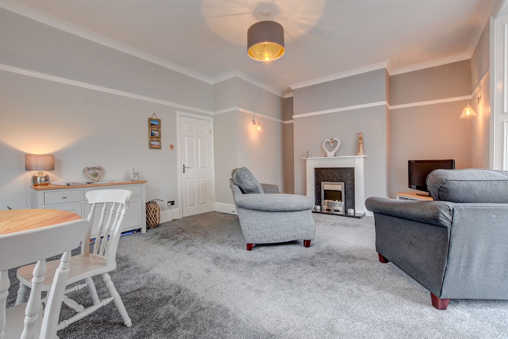 Superior Apartment, Private Bathroom, Park View (1st Floor)