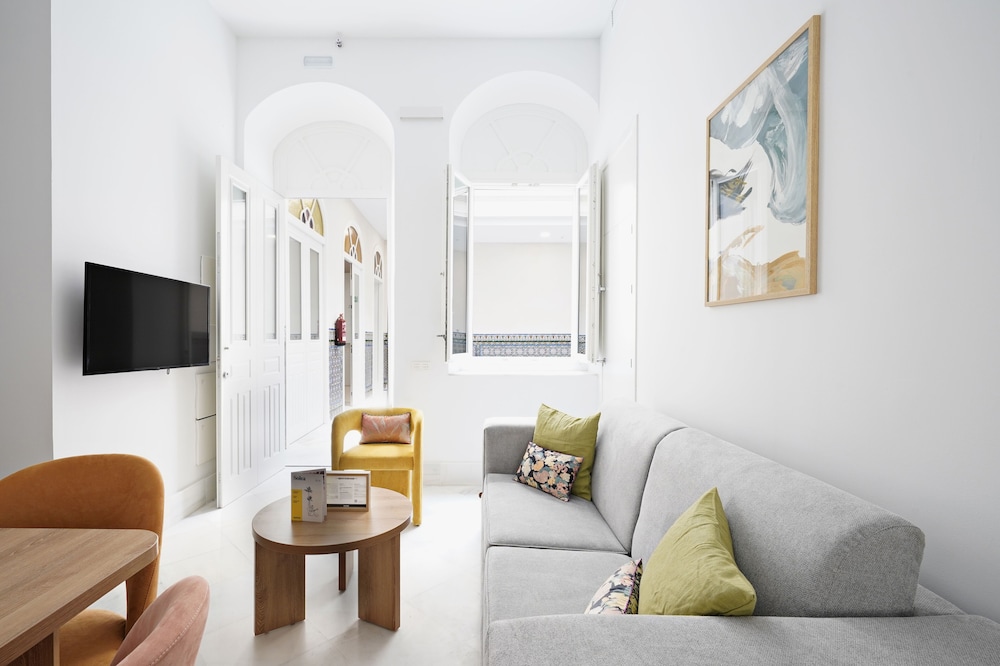 2 Bedroom Apartment with Sofa Bed - Photo 6
