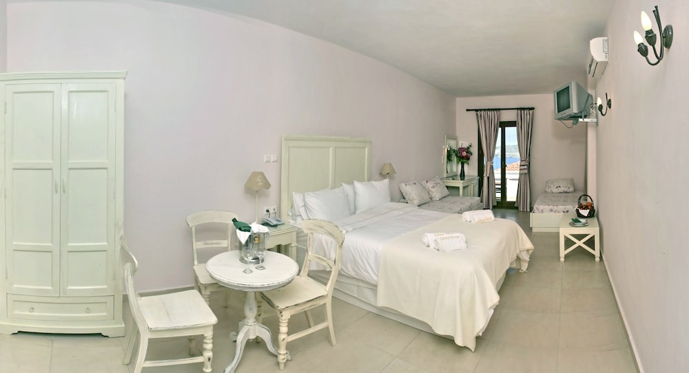 Standard Triple Room photo 3