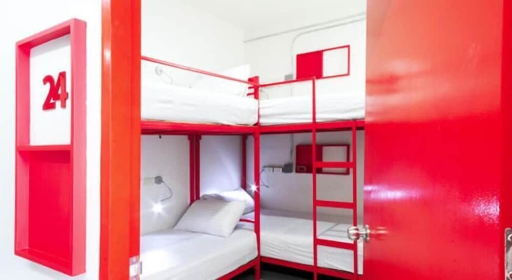 4-bed mixed dorm photo 1