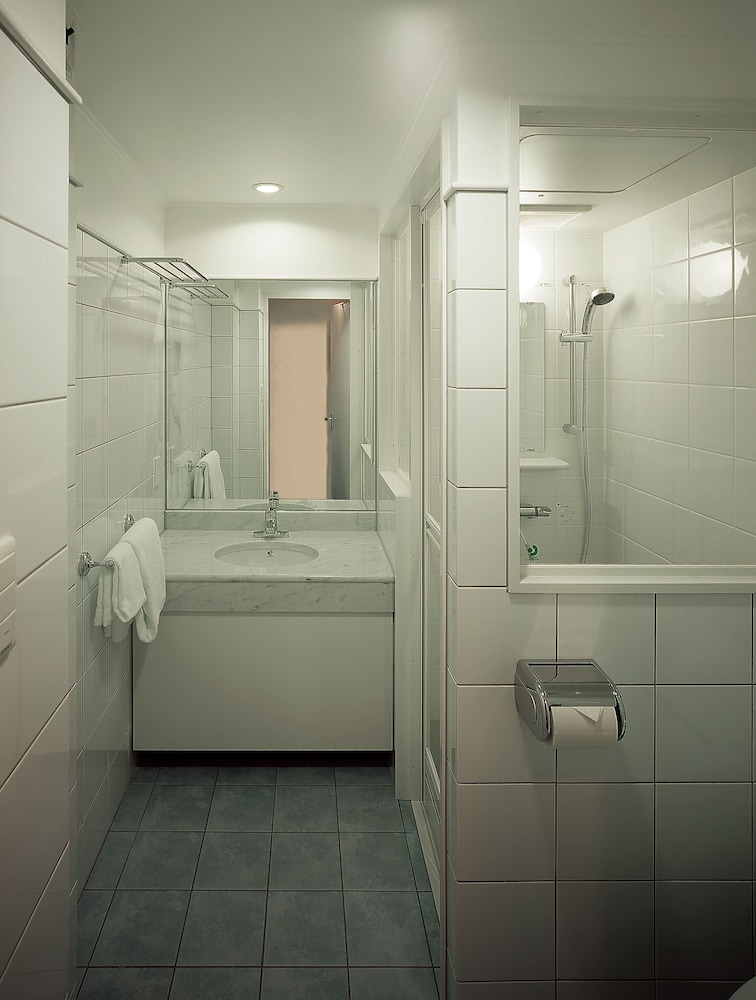 Wide Shower Double Room, Smoking