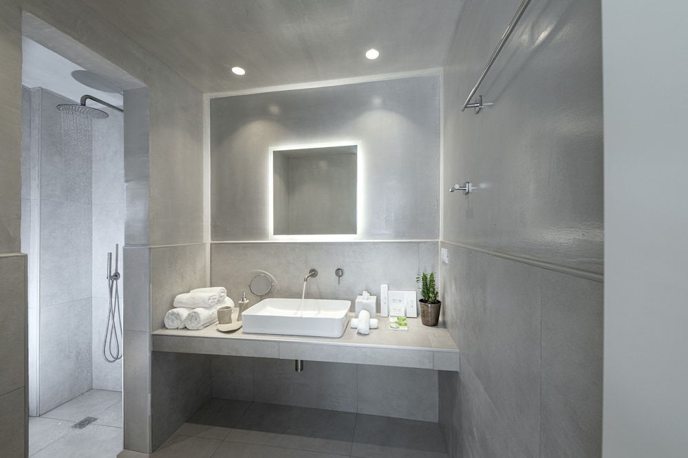 Panoramic Suite, Hot Tub (Outdoor) - Photo 6