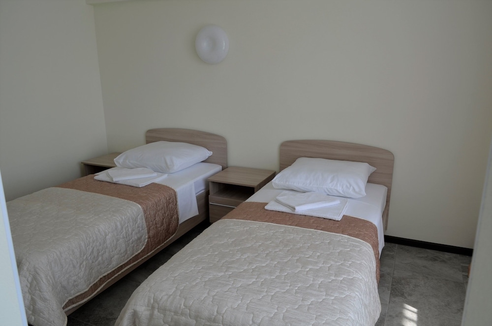 Family Quadruple Room, 2 Bedrooms, Sea View, Ground Floor photo 3