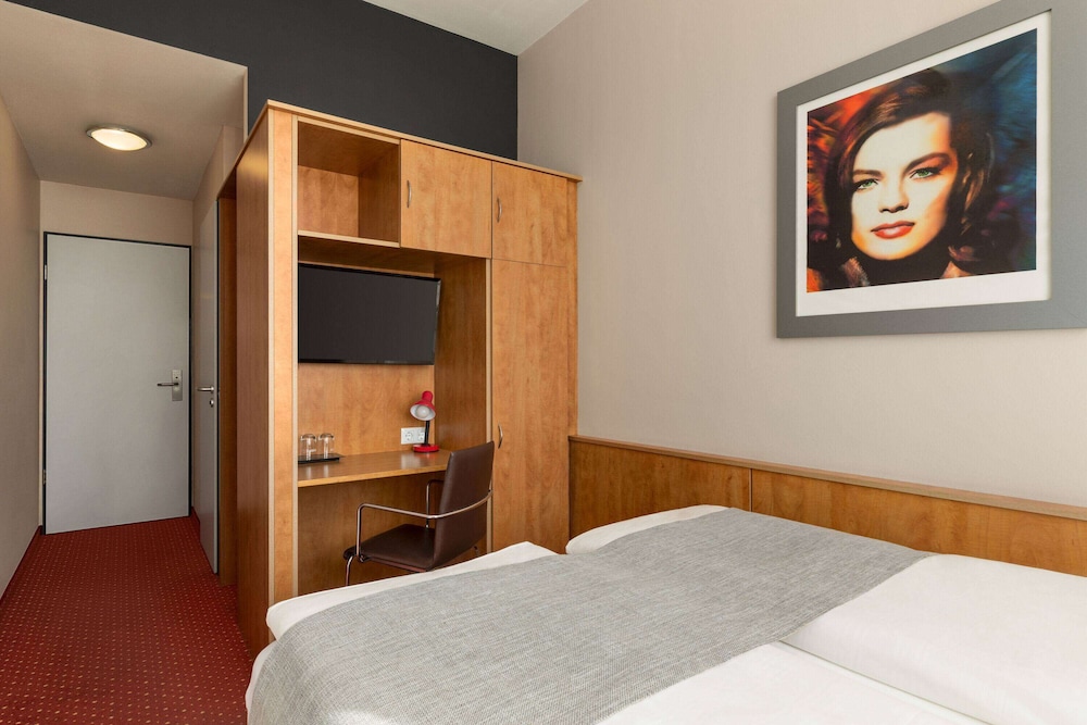 Comfort Room photo 2