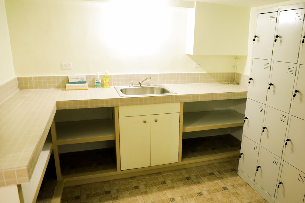 Economy House: 4 Bedrooms photo 3