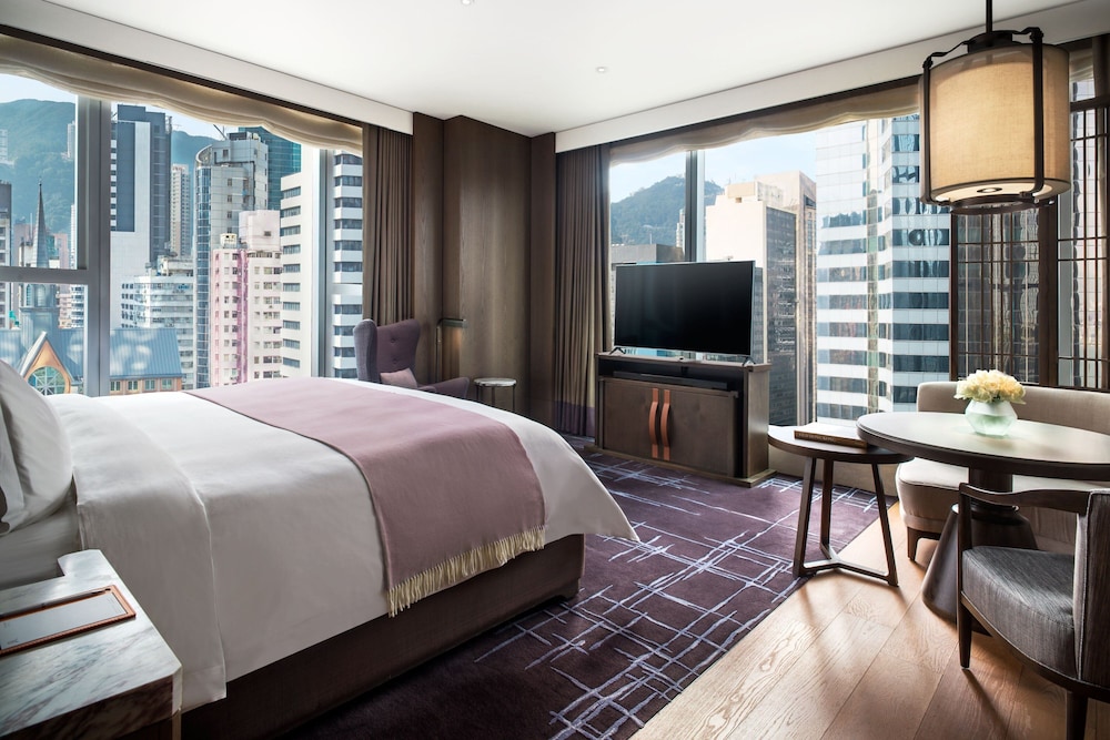 Room, 1 King Bed, Corner (City View)