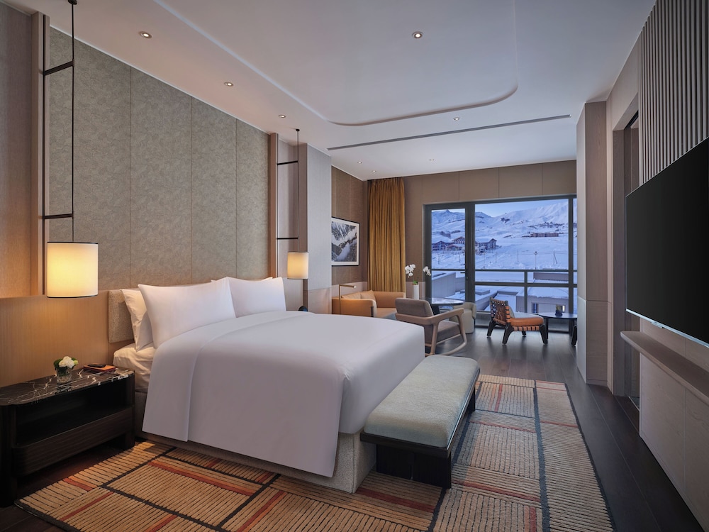 Deluxe Room, 1 King Bed