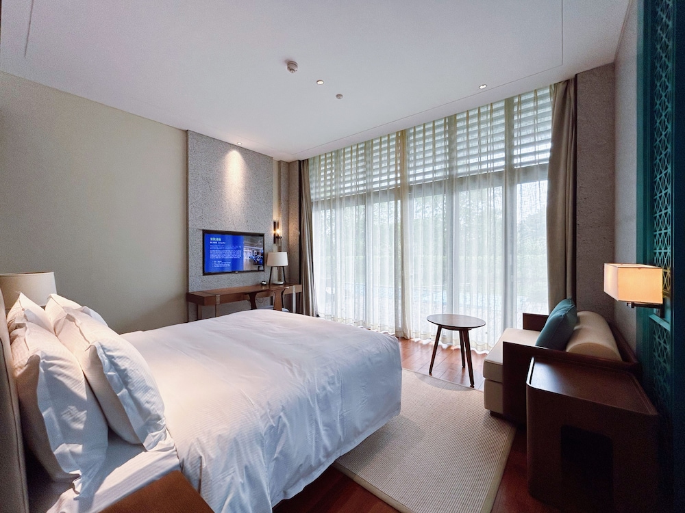 Presidential Villa, 2 Bedrooms, Lake View