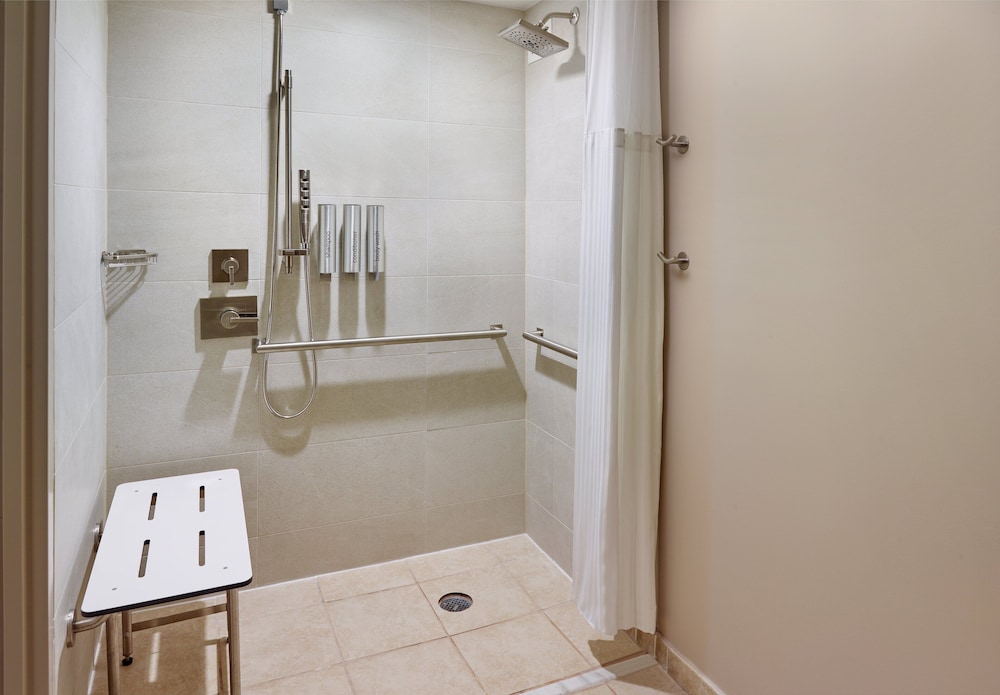 Accessible Room (ACKG) - Photo 4