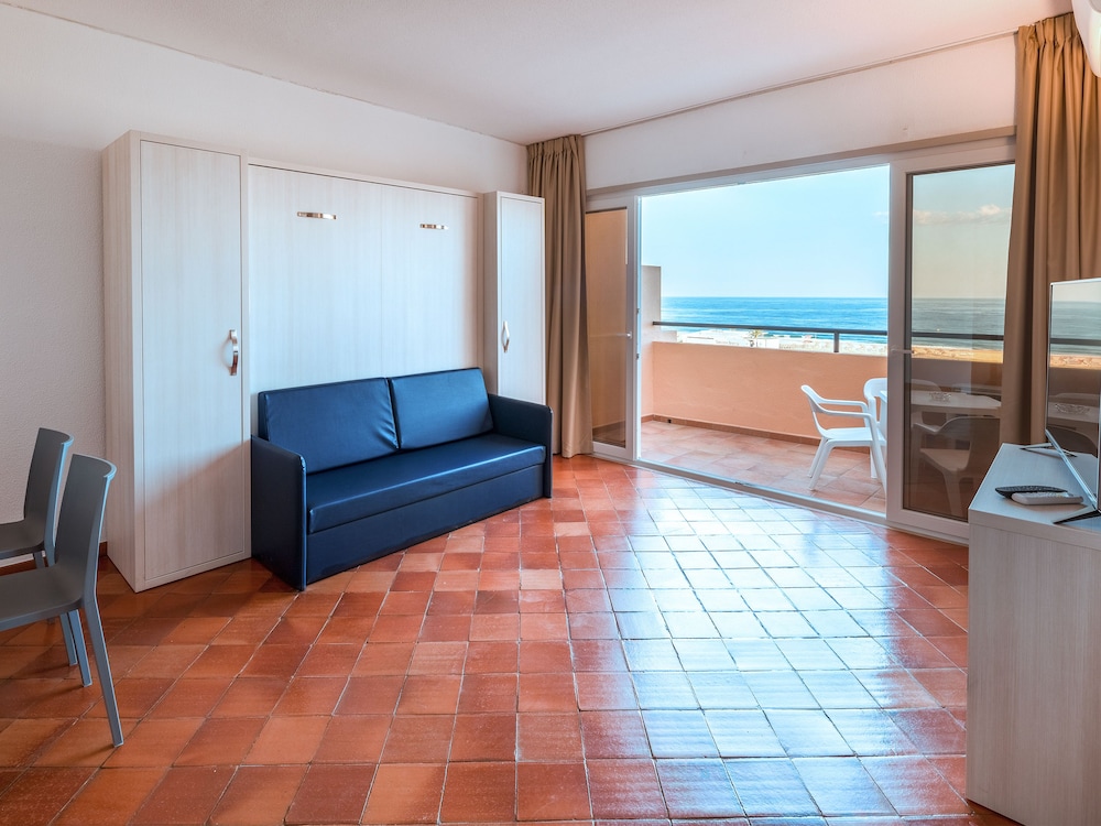 Apartment, 2 Bedrooms, Sea View - Photo 8
