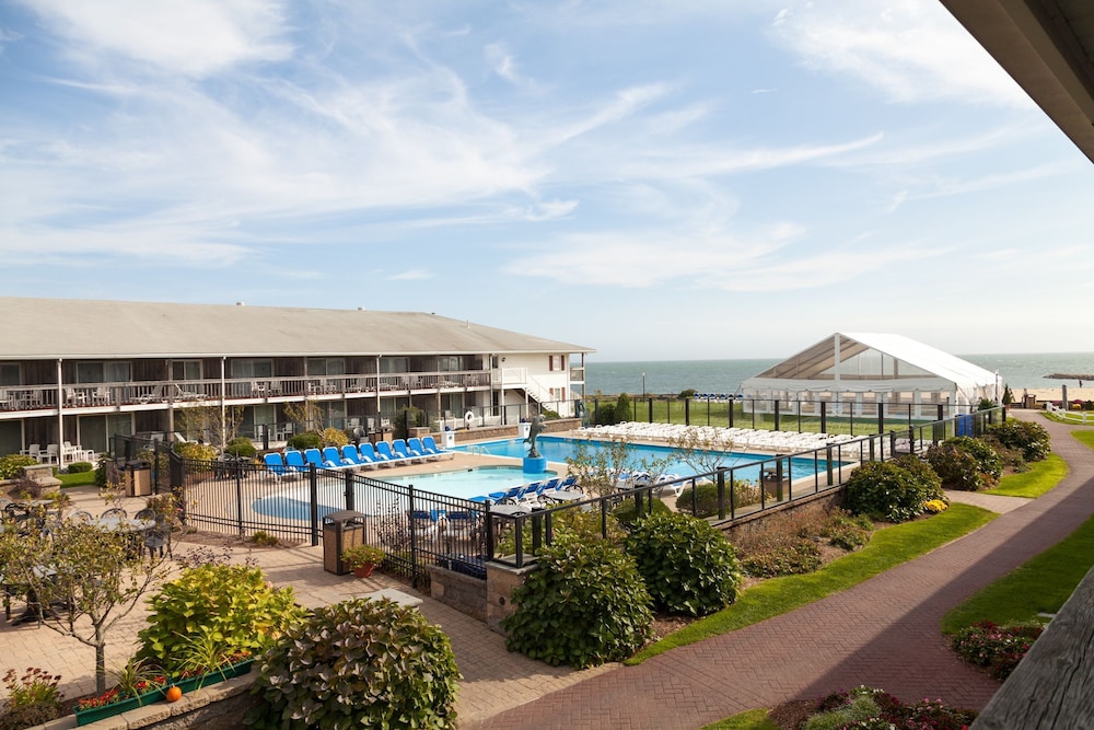 Room, 2 Queen Beds, Pool View - Photo 2