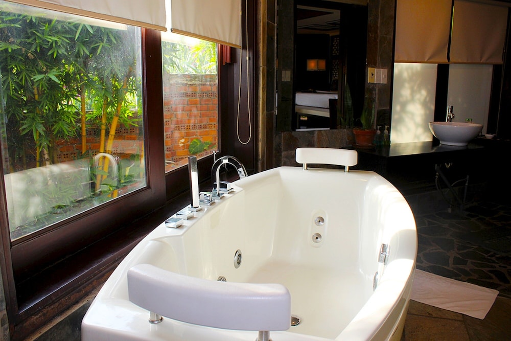Luxury Garden View photo 2