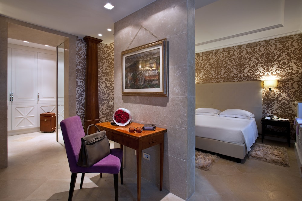 Suite, 1 Bedroom - Photo 9